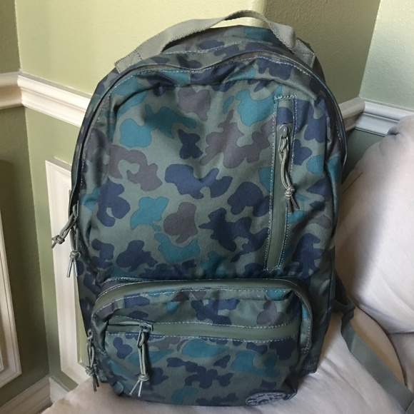 converse camouflage backpack